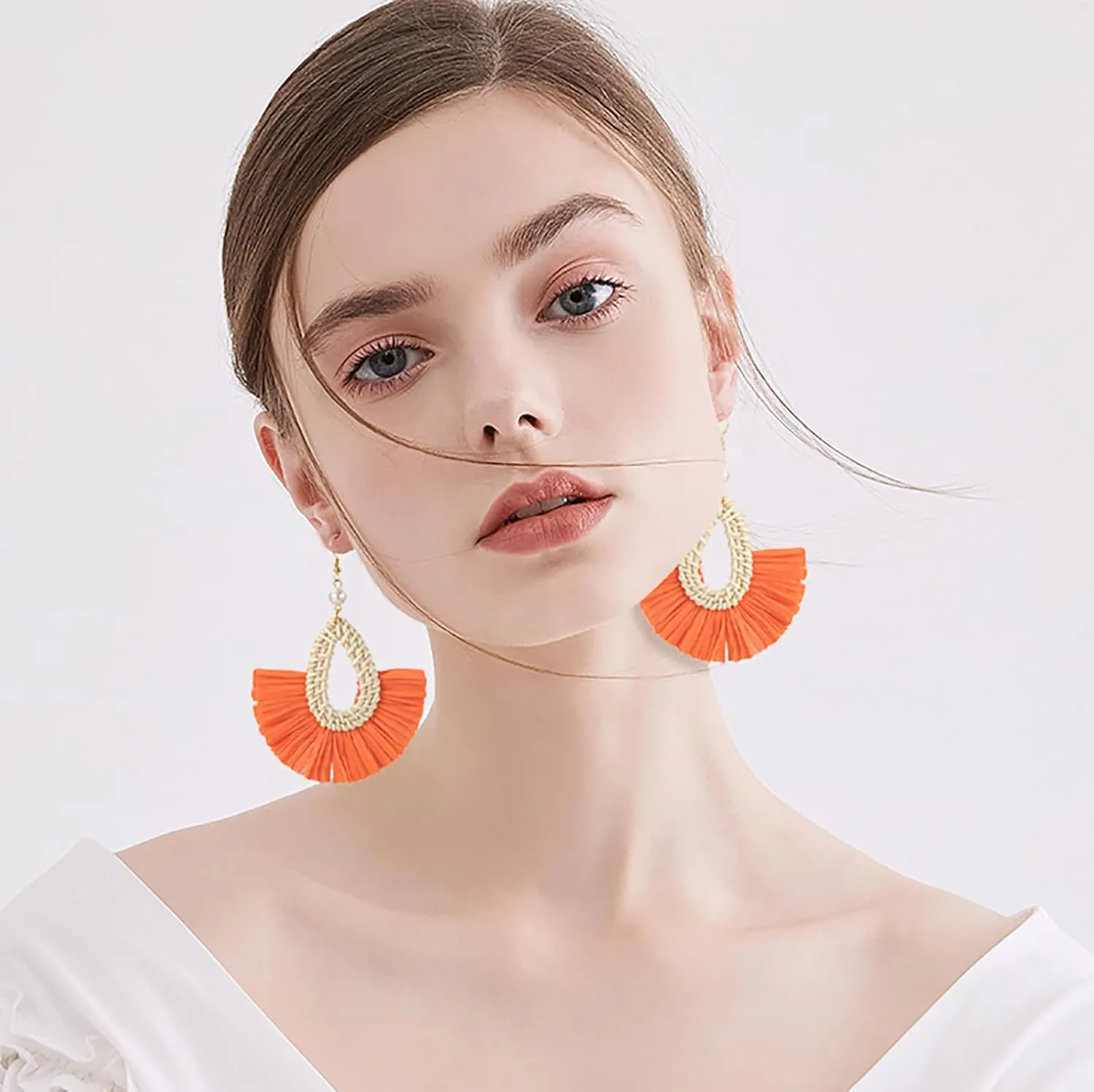 Coiris Boho Statement Dangle Earrings for Women Peal Raffia Tassel Rattan Drop Earrings Bohemian Summer Beach Tassel Earrings Trendy Jewelry for Women